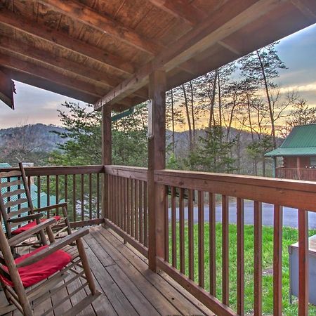 Pigeon Forge Cabin With Hot Tub And Mountain Views! Dış mekan fotoğraf