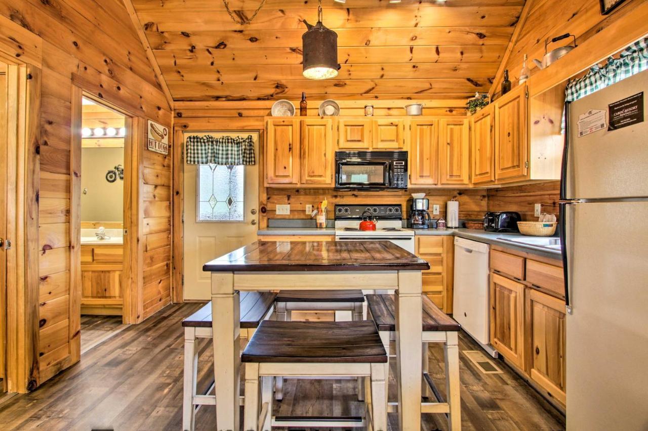 Pigeon Forge Cabin With Hot Tub And Mountain Views! Dış mekan fotoğraf
