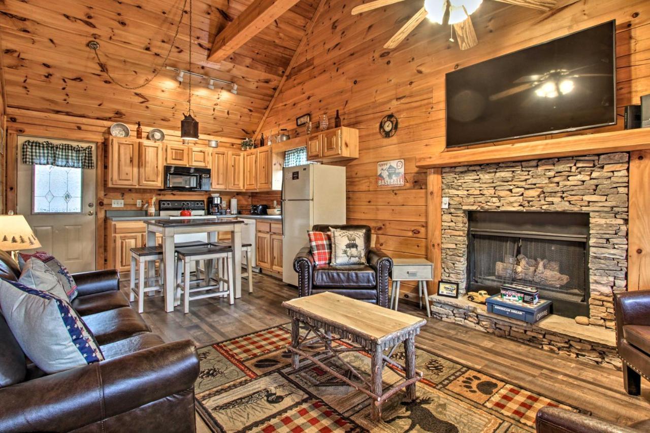 Pigeon Forge Cabin With Hot Tub And Mountain Views! Dış mekan fotoğraf
