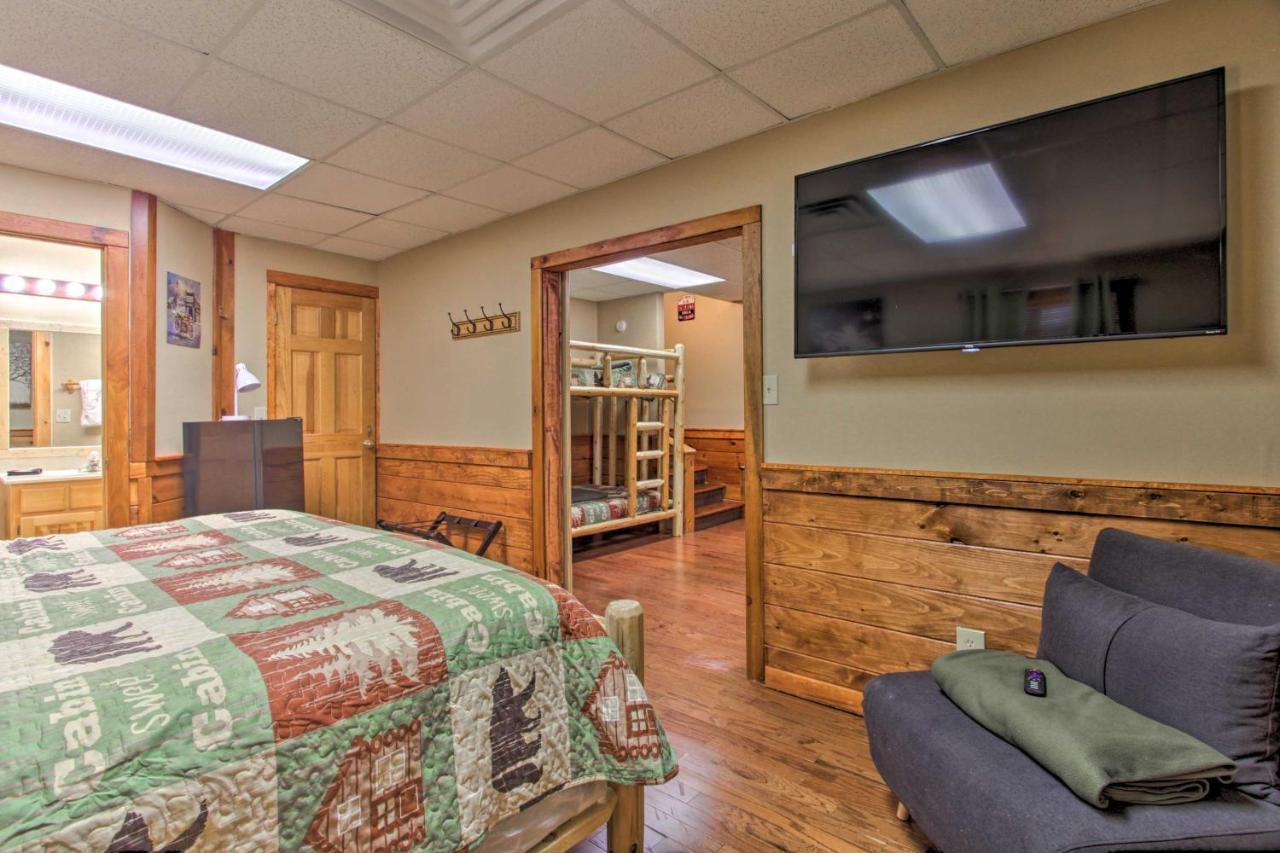 Pigeon Forge Cabin With Hot Tub And Mountain Views! Dış mekan fotoğraf