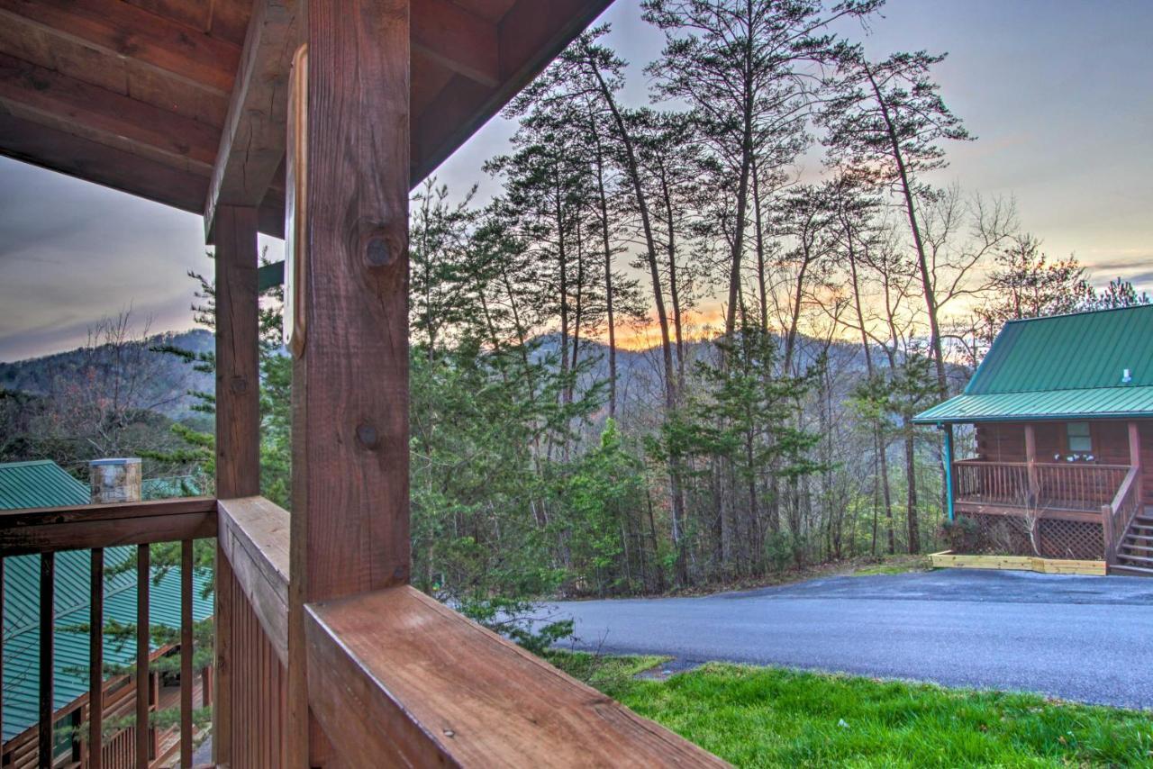 Pigeon Forge Cabin With Hot Tub And Mountain Views! Dış mekan fotoğraf