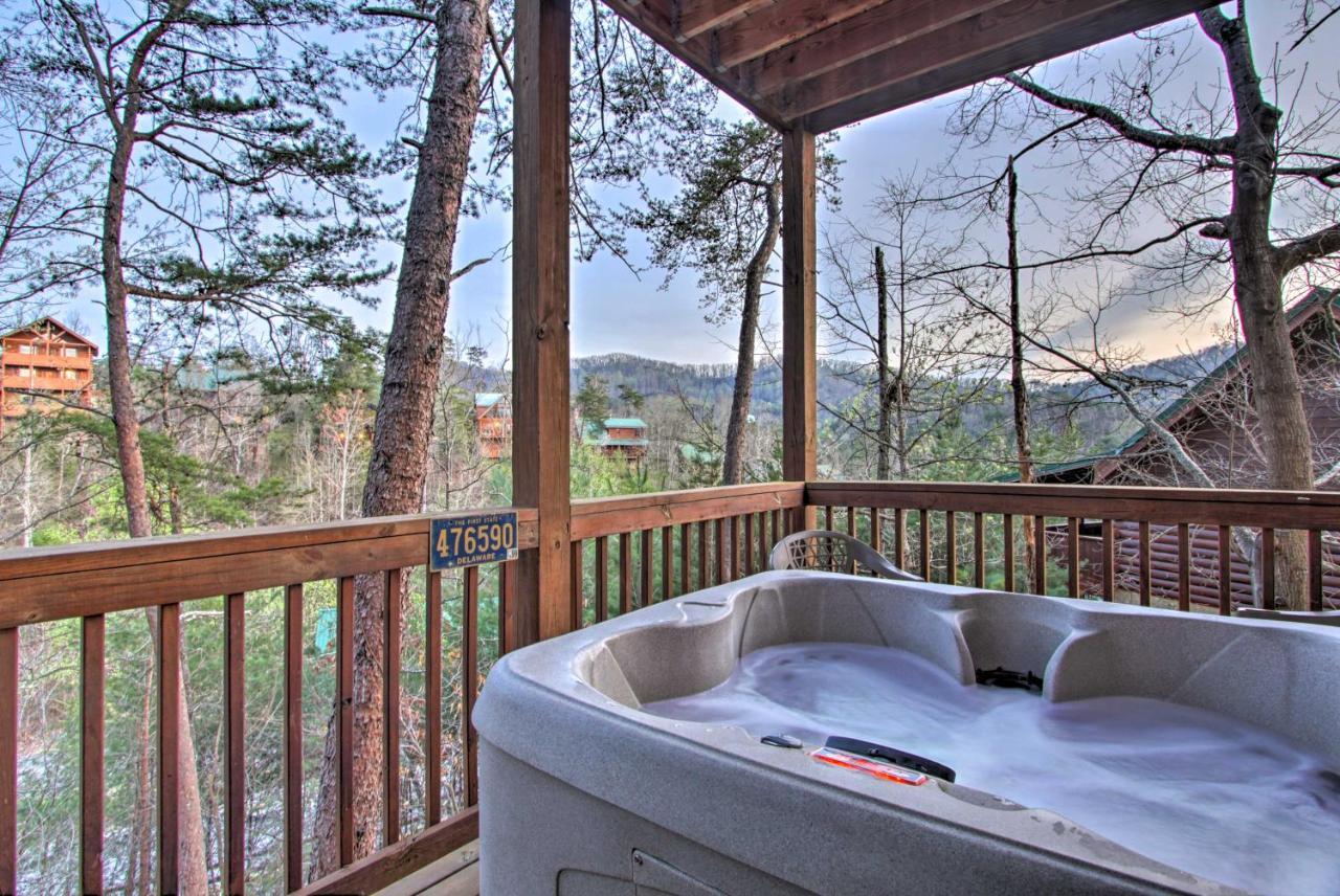Pigeon Forge Cabin With Hot Tub And Mountain Views! Dış mekan fotoğraf
