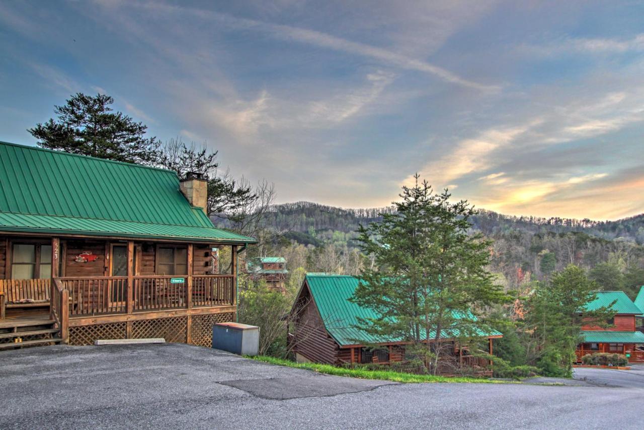 Pigeon Forge Cabin With Hot Tub And Mountain Views! Dış mekan fotoğraf