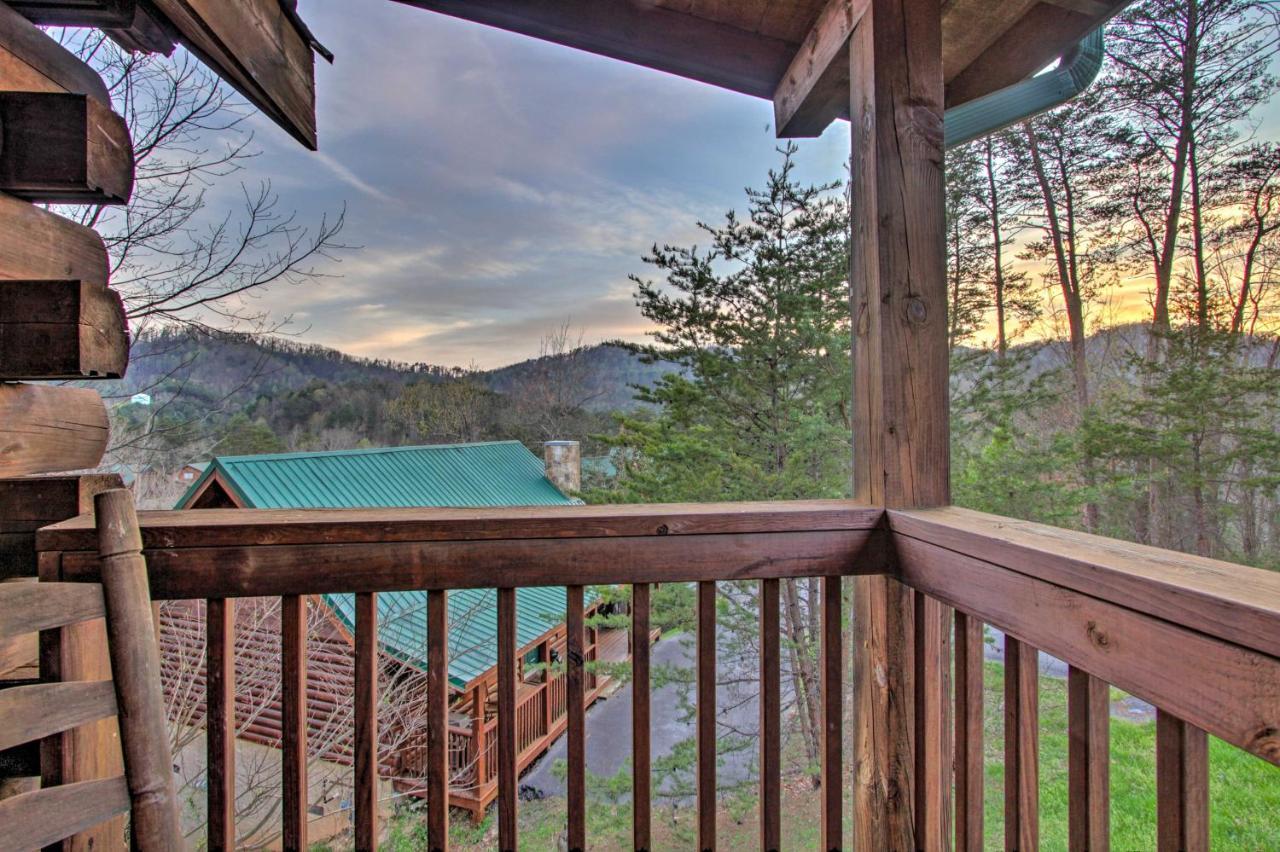 Pigeon Forge Cabin With Hot Tub And Mountain Views! Dış mekan fotoğraf