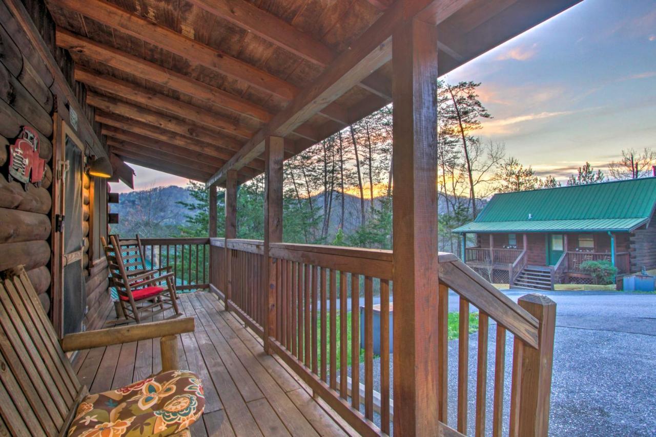 Pigeon Forge Cabin With Hot Tub And Mountain Views! Dış mekan fotoğraf