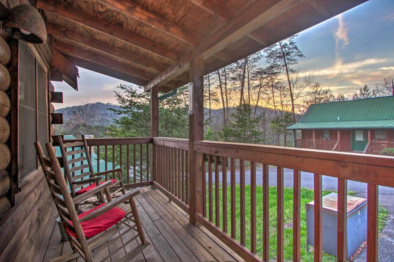 Pigeon Forge Cabin With Hot Tub And Mountain Views! Dış mekan fotoğraf